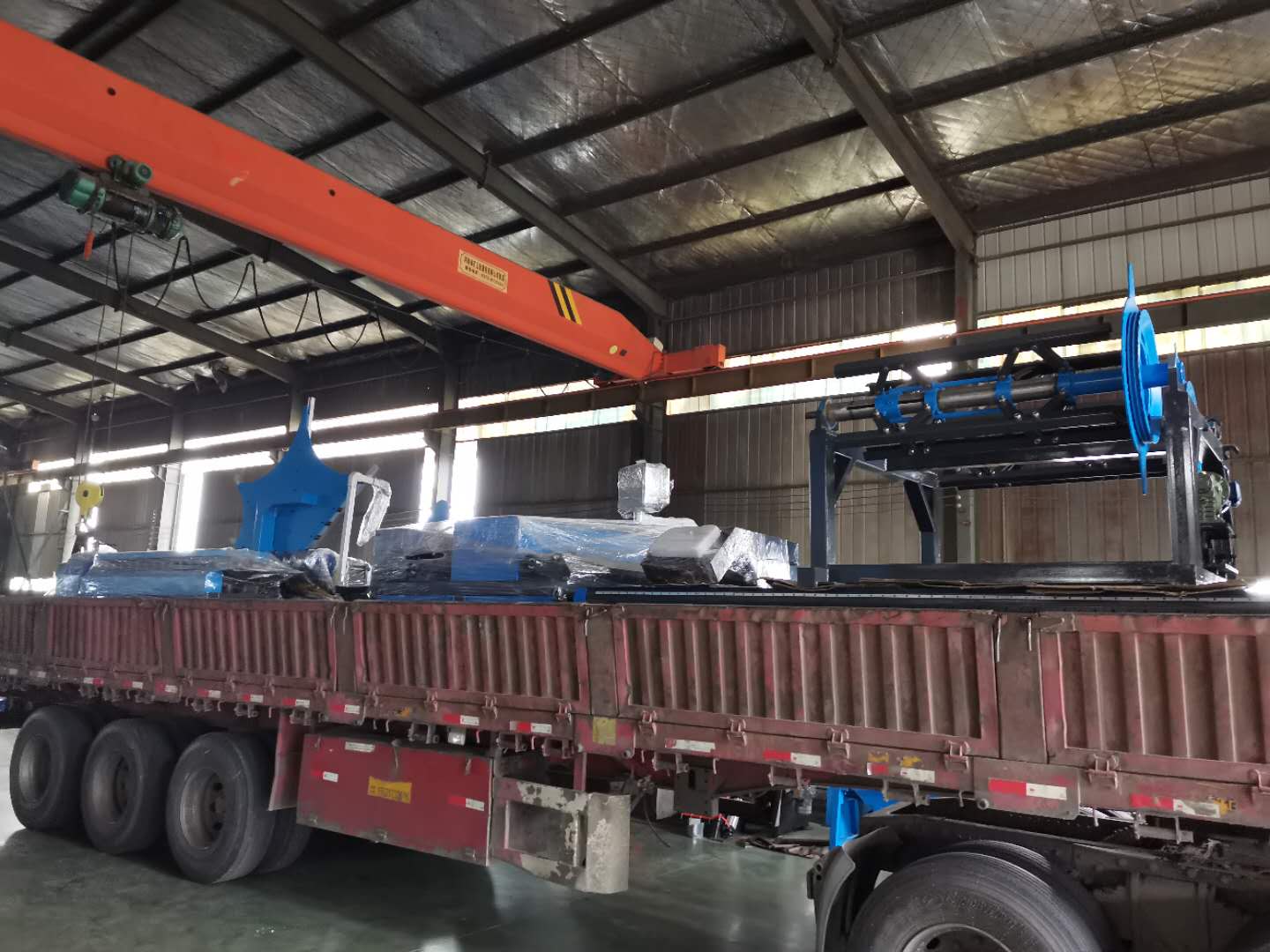 阜陽(yáng)何總訂購(gòu)螺旋風(fēng)管機(jī)，風(fēng)管生產(chǎn)二線(xiàn)全套設(shè)備